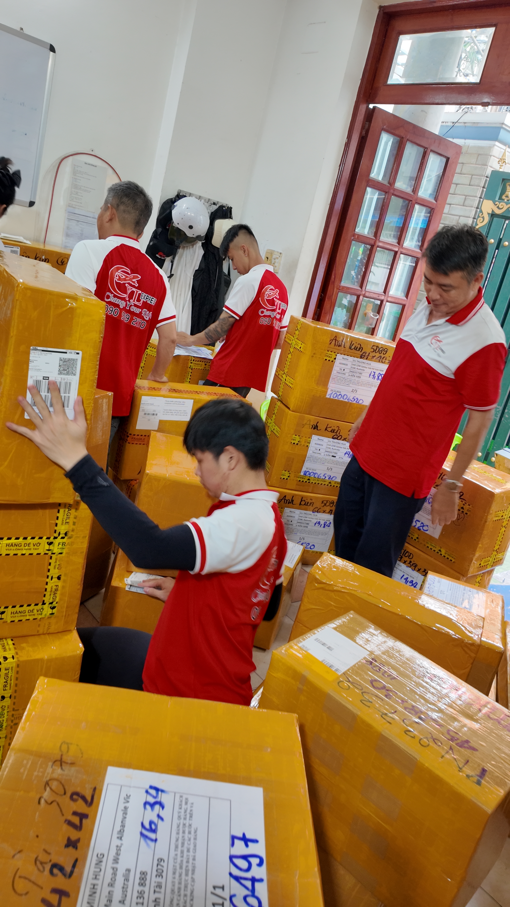 CYL Express đội ngũ